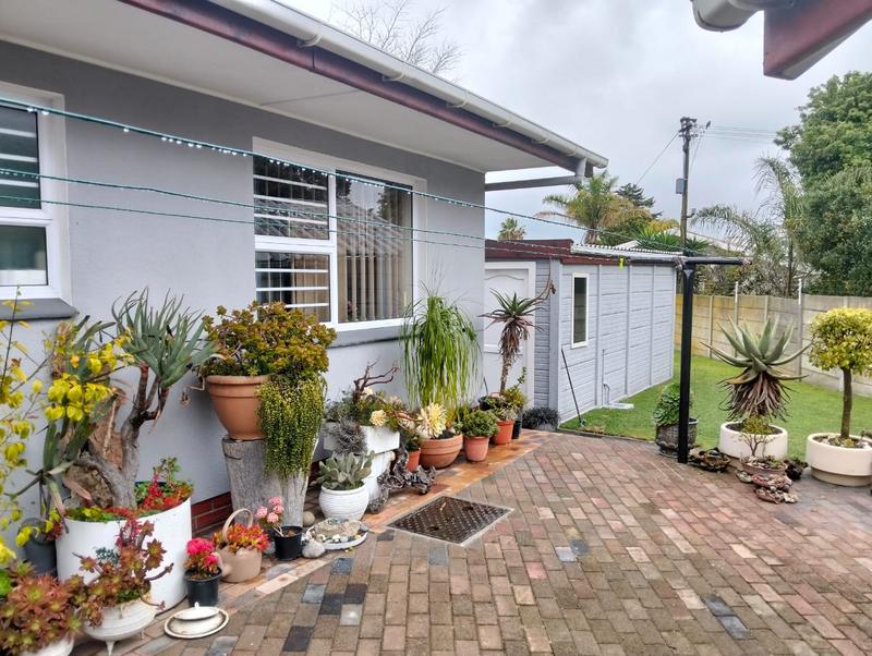 3 Bedroom Property for Sale in St Dumas Western Cape